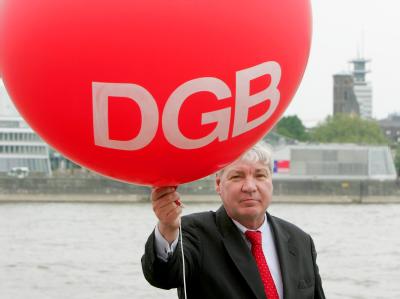 Der Deutsche Gewerkschaftsbund (DGB) feiert heute sein 60-Jähriges Bestehen. (Archivbild) DGB-Chef Sommer