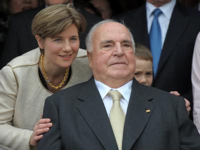 Altkanzler Helmut Kohl und seine Ehefrau Maike Kohl-Richter an Kohls 80. Geburtstag am 3. April. Helmut Kohl
