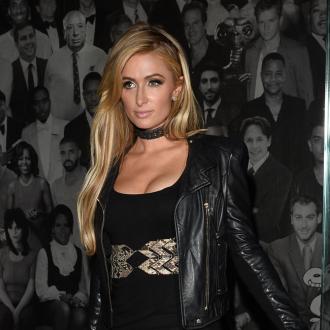 Die Blondine muss den Tod ihres geliebten Großvaters Barron Hilton verarbeiten, der im Alter von 91 Jahren gestorben ist. Paris Hilton