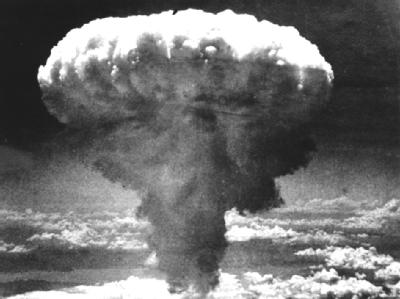 Pilzförmige Rauchwolke nach der Explosion einer Atombombe: Französische Soldaten sollen vorsätzlich radioaktiver Strahlung ausgesetzt worden sein. (Archiv- und Symbolbild) Atompilz