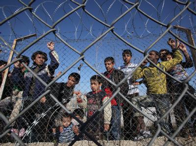 Illegale Einwanderer in einem griechischem Internierungslager. Internierungslager