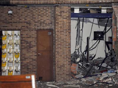 ETA-Terroristen haben einen Bombenanschlag auf ein Parteibüro der im Baskenland regierenden Sozialisten verübt. ETA-Anschlag