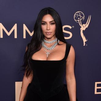 Der Star und sein Partner erneuerten ihr Ehegelübde, nachdem ihr Sohn Psalm geboren wurde. Die Unternehmerin trug die erste Zeile ihrer Rede vor. Kim Kardashian West