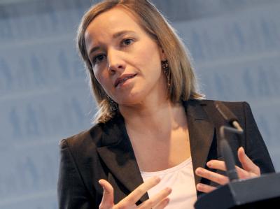 Großunternehmen mit Bundesbeteiligung sollen nach den Vorstellungen von Familienministerin Schröder in Sachen Frauenförderung vorangehen. Foto: Rainer Jensen Kristina Schröder