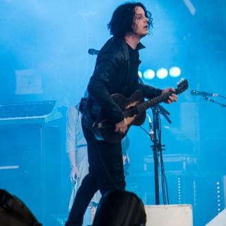 Der Rocker findet, dass es schlecht für die Moral wäre, wenn er während der Raconteur-Shows seine eigenen Songs spielen würde. Der Sänger spricht über die Reunion. Jack White