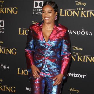 Die Schauspielerin braucht viele Umarmungen, weil das gut für ihr mentales Wohlbefinden ist. Die Schönheit findet, dass das der Schlüssel zum Glücklichsein ist. Tiffany Haddish