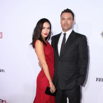 Der amerikanische Schauspieler zieht gemeinsam mit seiner Frau drei kleine Kinder groß. Im Interview sprach er jetzt über ihre unterschiedlichen Erziehungsmethoden. Megan Fox und Brian Austin Green