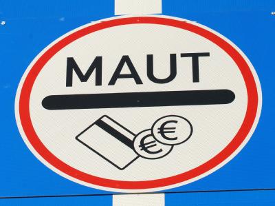 Das Umweltbundesamt hat Vorschläge für eine streckenbezogene Pkw-Maut gemacht. (Symbolbild) Mautschild