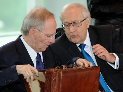 Bundesfinanzminister Schäuble (CDU) und Bundeswirtschaftsminister Rainer Brüderle (FDP). Schäuble und Brüderle