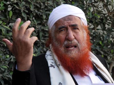 Scheich Abdul Madschied al-Sindani spricht am 11. Januar in Sanaa zu Journalisten. Scheich Abdul Madschied al-Sindani