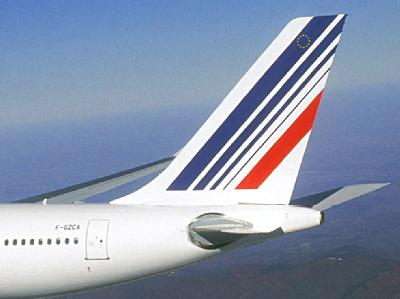 Die Heckflosse einer Air-France-Maschine vom Typ Airbus A330-200. (Archiv- und Symbolbild) Air-France-Maschine