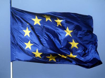 Die EU fordert mehr Kompetenzen im Luftverkehr. EU-Flagge