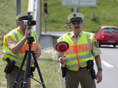 Geschwindigkeitsmessung: Politiker haben eine Punkte-Amnestie für Bagatelle-Verkehrssünder gefordert. (Symbolbild) Geschwindigkeitsmessung