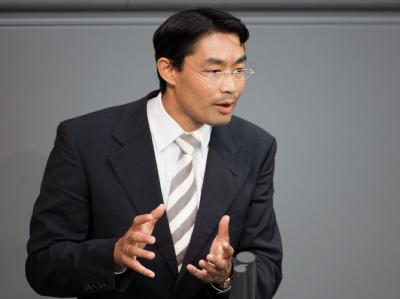 Wirtschaftsminister Philipp Rösler: «So eine Debatte kommt zur Unzeit.» Philipp Rösler