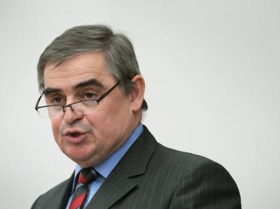 Ministerpräsident Peter Müller: «Ich finde es positiv, dass die FDP von ihrer Forderung nach raschen und umfassenden Steuersenkungen abgerückt ist». Peter Müller