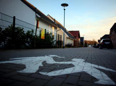 Ein Verkehrshinweis auf spielende Kinder in der Gemeinde Schwalmtal, in der der Tatverdächtige lebte. Verkehrshinweis