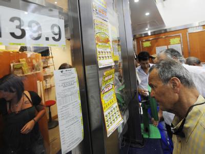 Das bange Hoffen von Millionen Italienern auf den Rekord-Jackpot hat für dieses Mal ein Ende - er ist geknackt. Rekord-Jackpot geknackt