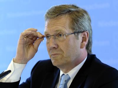 Niedersachsens Ministerpräsident Wulff (CDU) befürwortet die angekündigten Sondierungsgespräche der SPD mit der NRW-CDU. Christian Wulff