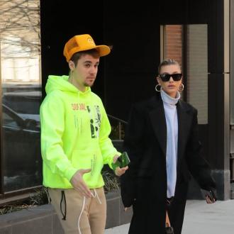 Der Sänger soll den Star-Trubel satt haben. Deshalb will er weg und nimmt dabei auch auf seine Frau keine Rücksicht. Justin und Hailey Bieber