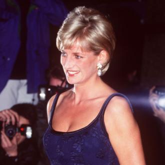 Das Filmteam hatte große Sorgen, dass die Prinzessin Anstoß an der berüchtigten Szene finden könnte. Glücklicherweise reagierte Diana ganz cool. Prinzessin Diana