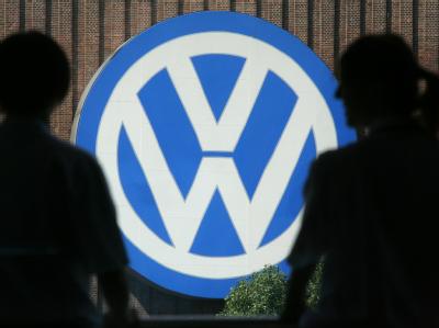 Niedersachsen ist gegen eine Umbenennung des Volkswagen-Konzerns. VW-Logo
