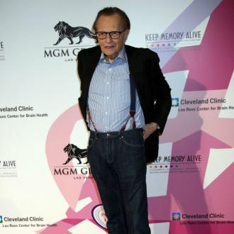 Der Moderator hat sich von seiner Frau nach über zwei Jahrzehnten getrennt. Die Ex-Frau des TV-Gesichts soll eine Affäre gehabt haben. Larry King