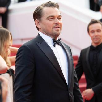 Der Schauspieler war von Luke Perry tief ''beeindruckt''. Er hatte die Chance bekommen, mit Perry zusammenzuarbeiten, bevor dieser im März diesen Jahres verstarb. Leonardo DiCaprio