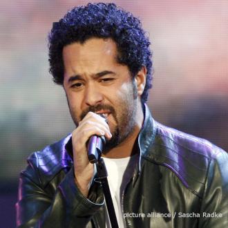 Der Sänger bezeichnet das Wunder der Geburt als ''heilig''. Es sei eine unglaubliche Erfahrung. Adel Tawil