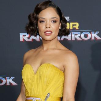 Die Schauspielerin schlüpft wieder in die Haut von Doris Payne. Die 87-Jährige ist für ihre Juwelen-Diebstähle berühmt. Tessa Thompson