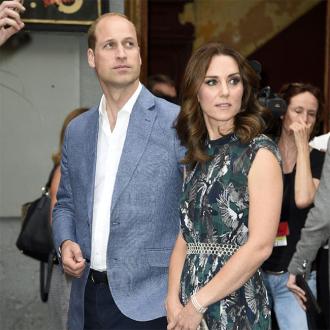 Bald kommt das Baby von William und Kate zur Welt. Der baldige dreifach Vater plaudert nun aus dem Nähkästchen und macht sich sorgen um seinen Schlaf. Prinz William und Herzogin Catherine