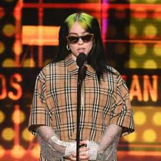 Die 17-jährige Musikerin ist in diesem Jahr mit ihrem Debütalbum durchgestartet. In wenigen Tagen feiert sie nun ihren 18. Geburtstag und fürchtet sich schon jetzt davor. Billie Eilish
