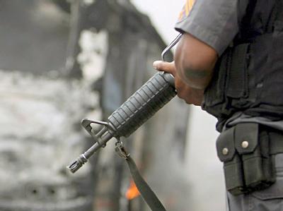 Zur Steigerung von Einschaltquoten soll ein TV-Moderator in Brasilien mehrere Morde in Auftrag gegeben haben. (Symbolbild) Tödliche Waffe