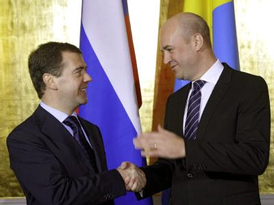 Russlands Präsident Medwedew zusammen mit Schwedens Regierungschef Reinfeldt in Stockholm. Medwedew und Reinfeldt