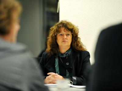 Silke Tesch am Donnerstag vor Verhandlungsbeginn bei der SPD Hessen-Nord in Kassel. Silke Tesch