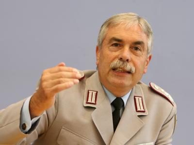 Der Vorsitzende des Deutschen Bundeswehrverbandes, Oberst Ulrich Kirsch. Oberst Ulrich Kirsch