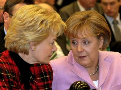 Erika Steinbach Mitte März im Gespräch mit Kanzlerin Merkel. Steinbach und Merkel