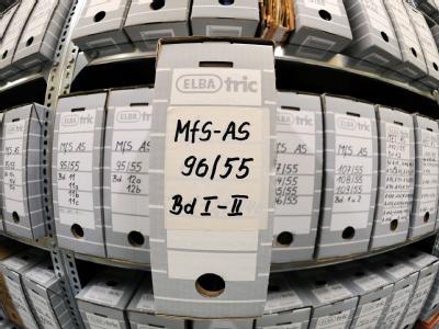 Akten des Ministeriums für Staatssicherheit (MfS) in der Stasi-Unterlagenbehörde in Berlin: Mehr als 170.000 Inoffizielle Mitarbeiter bespitzelten in der DDR ihre Mitbürger. Stasi-Akten
