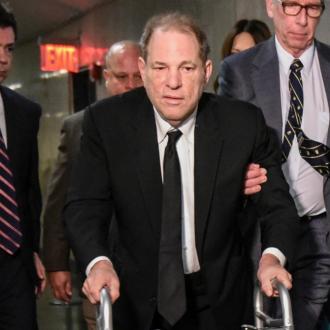 Dem in Ungnade gefallenen Filmproduzent soll es trotz seiner Corona-Infektion gut gehen. Harvey Weinstein