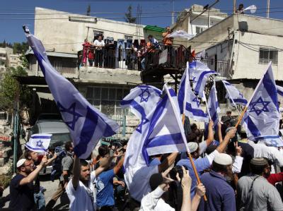 Dutzende rechtsextremer Israelis marschieren durch das Silwan-Viertel im arabischen Ostteil Jerusalems. Demonstration in Ostjerusalem