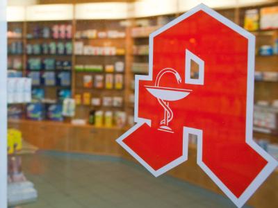 Gegen 60 Apotheker wird wegen Betrugs mit Krebsmedikamenten ermittelt. Apotheke