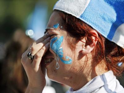 Tränen fließen in Argentinien nach der 0:4-Niederlage gegen Deutschland. Argentinen-Fan in Tränen