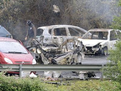 Als ein spanischer Polizist mit seinem Auto losfahren wollte, detonierte ein Sprengsatz. Der 49-Jährige war sofort tot. Attentat