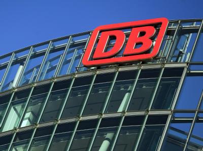 Bis 2015 will die Deutsche Bahn in ihrer Belegschaft einen Frauenanteil von 25 Prozent erreichen. Foto: Arno Burgi Die Bahn will den Frauenanteil in ihrer Belegschaft erhöhen