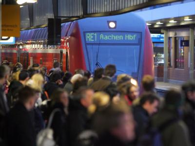 Während der Warnstreiks sind bundesweit volle Bahnsteige zu erwarten. Warnstreik