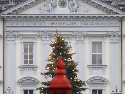 Schloss Bellevue: Wohl kein ruhiges Weihnachten für die Familie Wulff in 2011. Foto: Tim Brakemeier Schloss Bellevue
