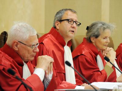 Der Zweite Senat des Bundesverfassungsgerichts während einer Verhandlung. Foto: Uli Deck/Archiv Bundesverfassungsgericht