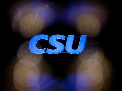 Die CSU droht mit dem Ende der deutschen Finanzhilfen für Griechenland. Foto: Daniel Karmann/Archiv Logo der CSU