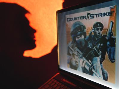 Laut der Drogenbeauftragte der Bundesregierung, Sabine Bätzing, sind etwa drei Prozent aller Internetnutzer abhängig. Computer-Sucht