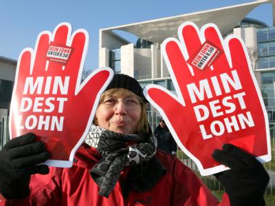 Eine Initiative der SPD- oder Grünen-geführten Bundesländer zur Einführung eines gesetzlichen Mindestlohns ist im Bundesrat gescheitert. Foto: Stephanie Pilick Demo für Mindestlohn