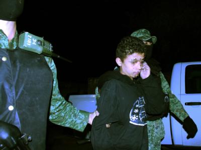 Der 14-Jährige «El Ponchis» genannte Junge bei seiner Festnahme im Dezember 2010. «El Ponchis»